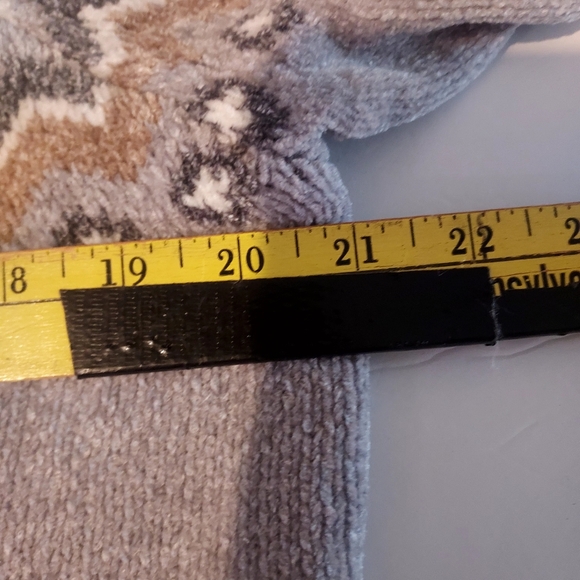 Alfred Dunner Womens PXL Gray and White/ Blk Beaded Patterned Sweater Skiing - Picture 3 of 8